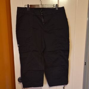 St. John's Bay Black Capris